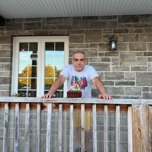 Meet your Posher, Carlos